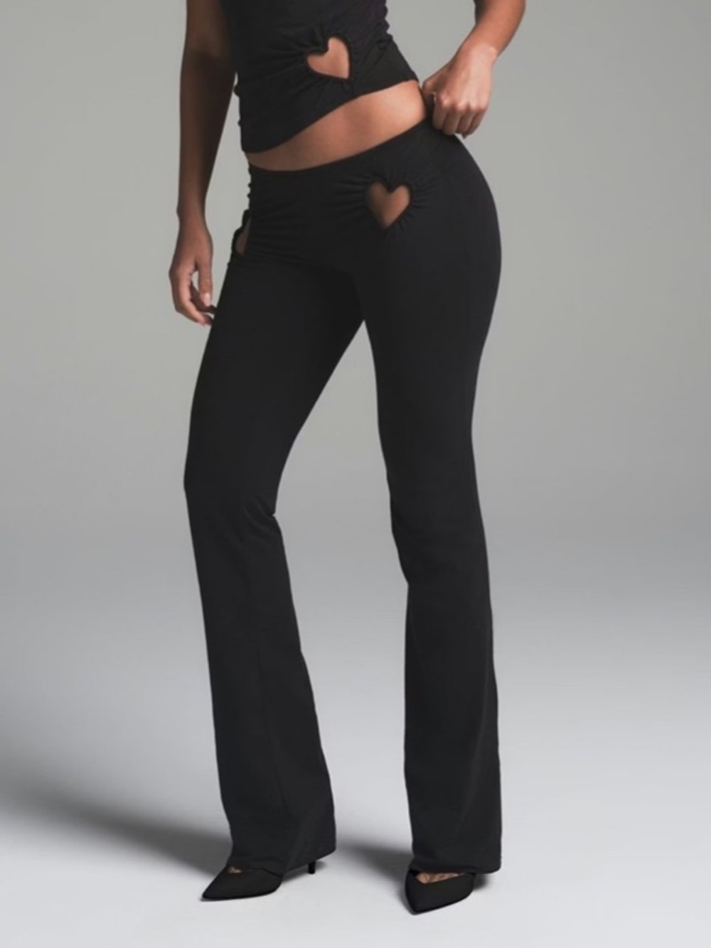 NWT SKIMS Heart Cut Out Leggings XXS